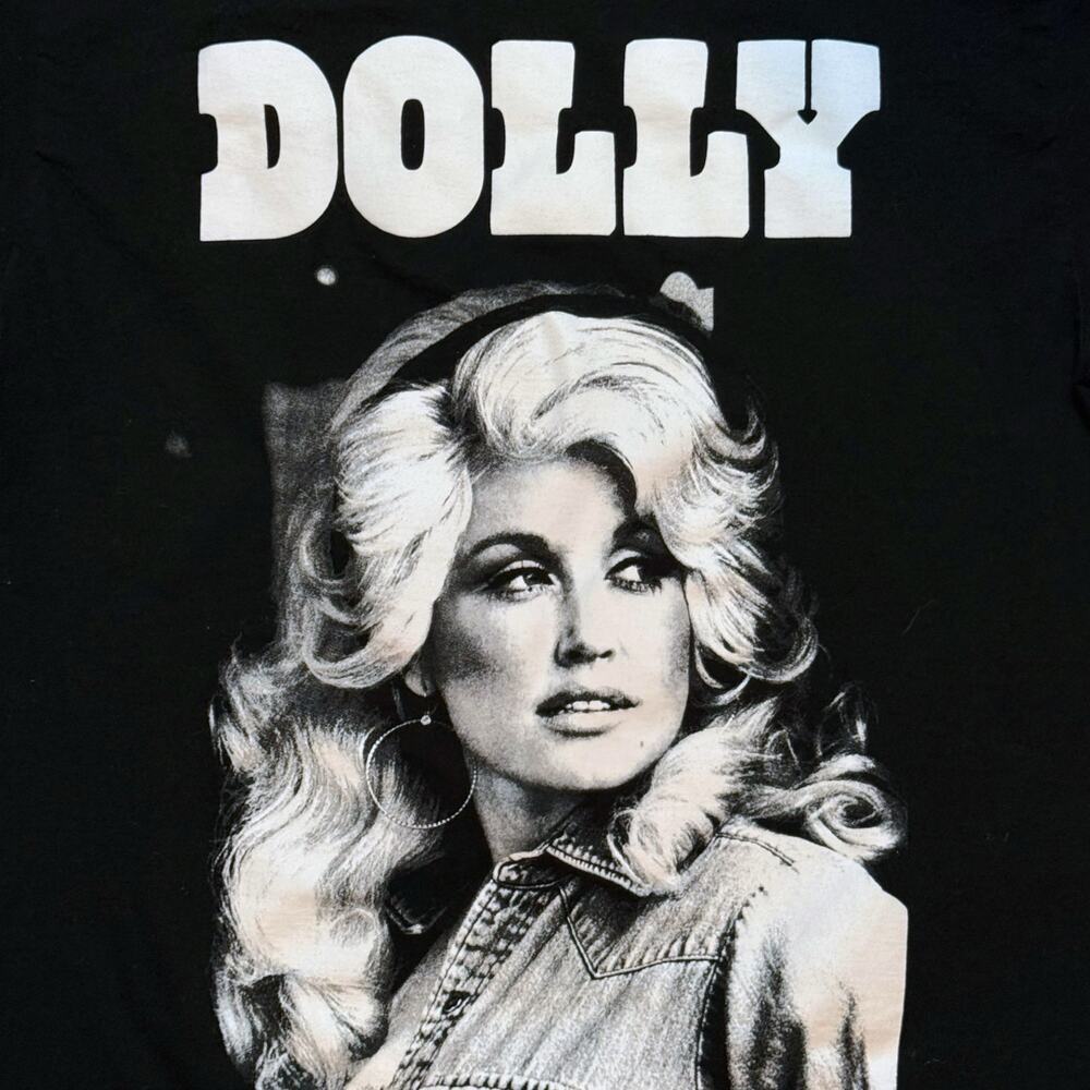 Dolly Parton Graphic “Dolly” T-Shirt Black White Print Cowgirl Country Western M - Picture 4 of 6